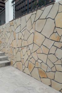 muro piedra escalera